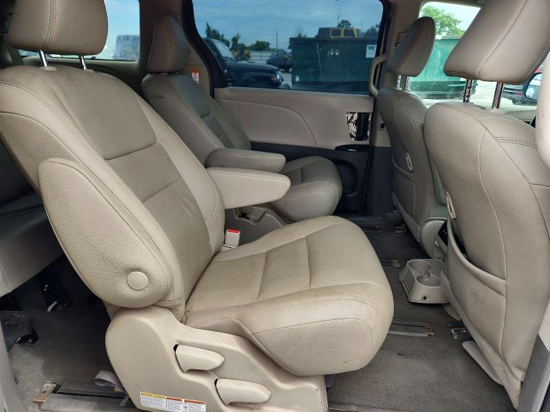 Продажа на аукционе авто 2019 Toyota Sienna, vin: 5TDDZ3DC9KS226292, номер лота: 63579646