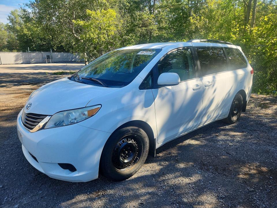 2011 Toyota Sienna მანქანა იყიდება აუქციონზე, vin: 5TDKK3DC1BS167945, აუქციონის ნომერი: 66731776