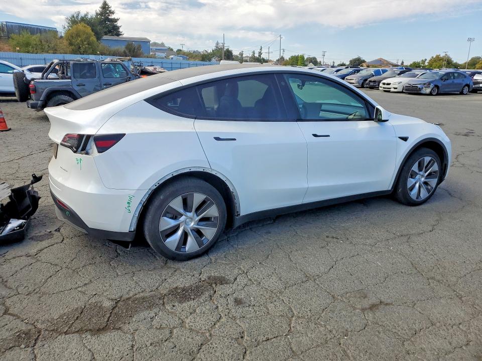 Продажа на аукционе авто 2023 Tesla Model Y, vin: 7SAYGDEE5PF738370, номер лота: 64132506