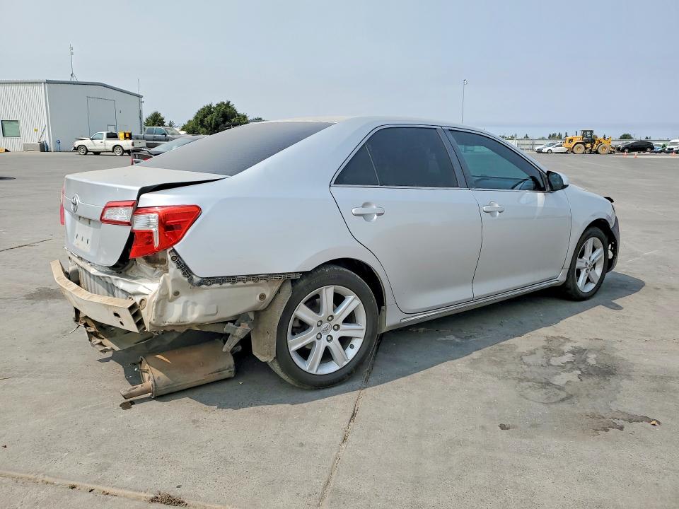 67006276 :رقم المزاد ، 4T1BF1FK4CU040936 vin ، 2012 Toyota Camry مزاد بيع