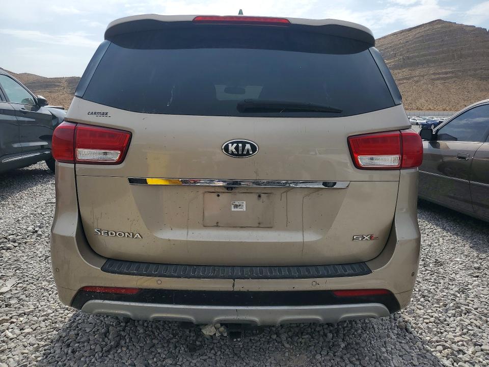64474806 :رقم المزاد ، KNDME5C11F6038539 vin ، 2015 Kia Sedona مزاد بيع