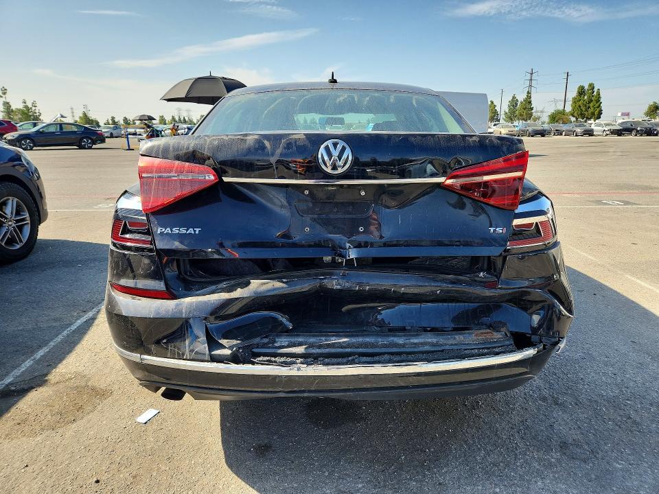 64653036 :رقم المزاد ، 1VWAT7A38HC020260 vin ، 2017 Volkswagen Passat مزاد بيع