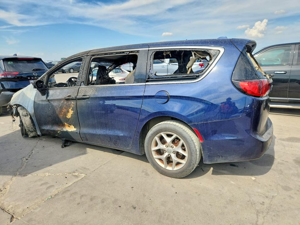 Продажа на аукционе авто 2018 Chrysler Pacifica, vin: 2C4RC1FG3JR270906, номер лота: 66402376