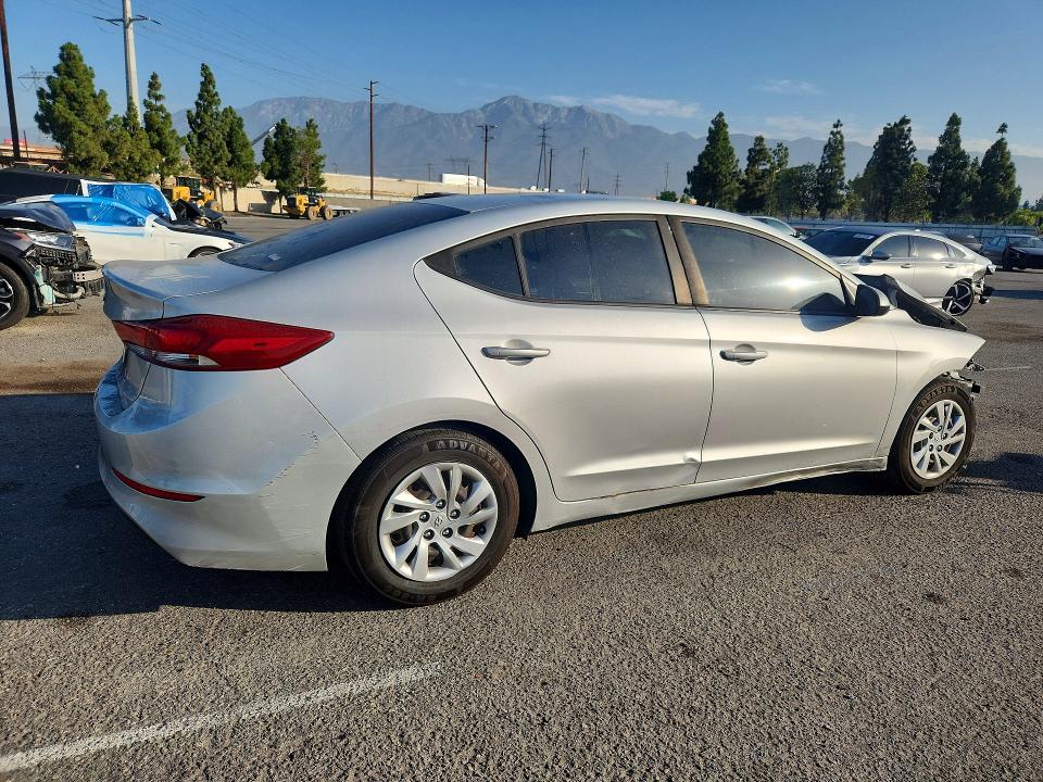 63902606 :رقم المزاد ، 5NPD74LF3JH350022 vin ، 2018 Hyundai Elantra مزاد بيع