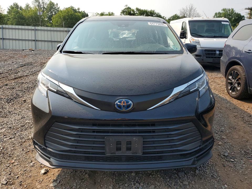 2022 Toyota Sienna მანქანა იყიდება აუქციონზე, vin: 5TDKRKEC8NS102440, აუქციონის ნომერი: 64773696