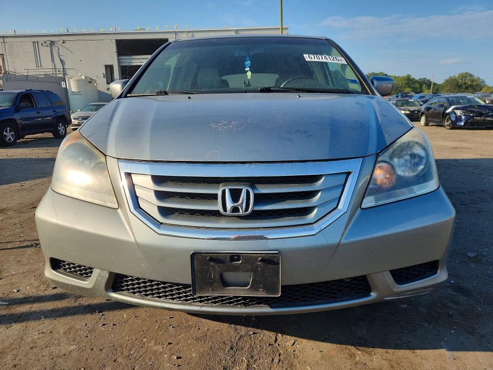 67074126 :رقم المزاد ، 5FNRL3H7XAB080816 vin ، 2010 Honda Odyssey مزاد بيع