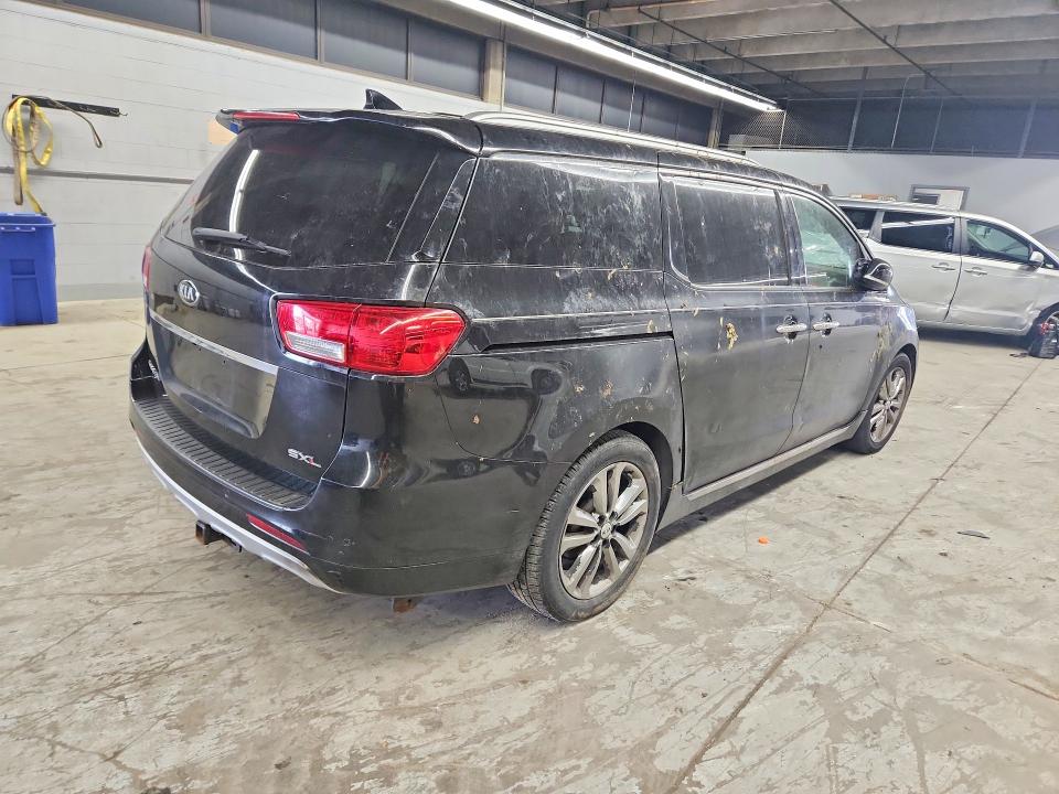 66199976 :رقم المزاد ، KNDME5C17H6278973 vin ، 2017 Kia Sedona مزاد بيع