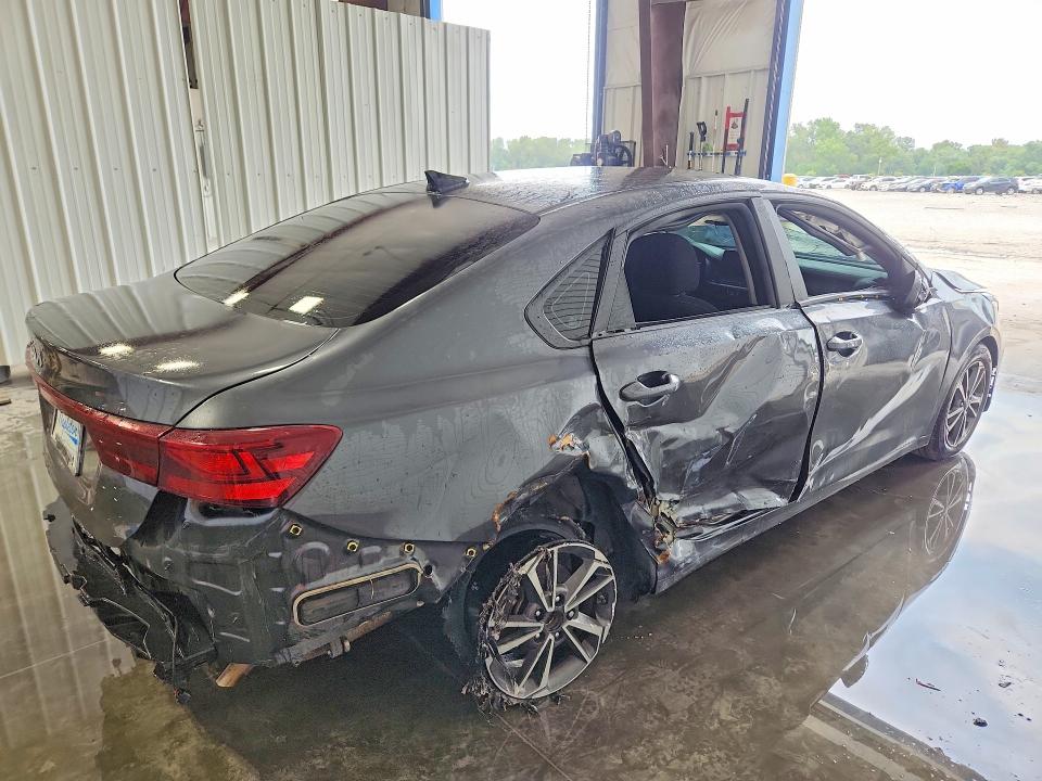 63188576 :رقم المزاد ، 3KPF24ADXRE739927 vin ، 2024 Kia Forte مزاد بيع