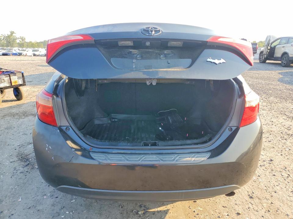 Продаж на аукціоні авто 2018 Toyota Corolla, vin: 2T1BURHE6JC114108, номер лоту: 64937516