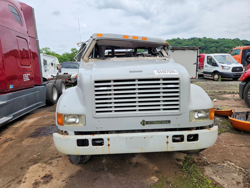 64407556 :رقم المزاد ، 1HTSCABM11H367436 vin ، 2001 International 4000 مزاد بيع
