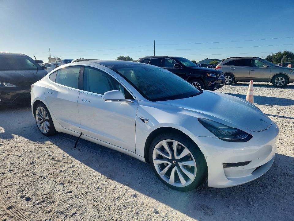 62224156 :رقم المزاد ، 5YJ3E1EB0LF640343 vin ، 2020 Tesla Model 3 مزاد بيع