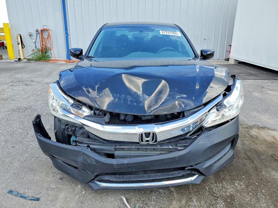 Продаж на аукціоні авто 2017 Honda Accord, vin: 1HGCR2F39HA262056, номер лоту: 67297966