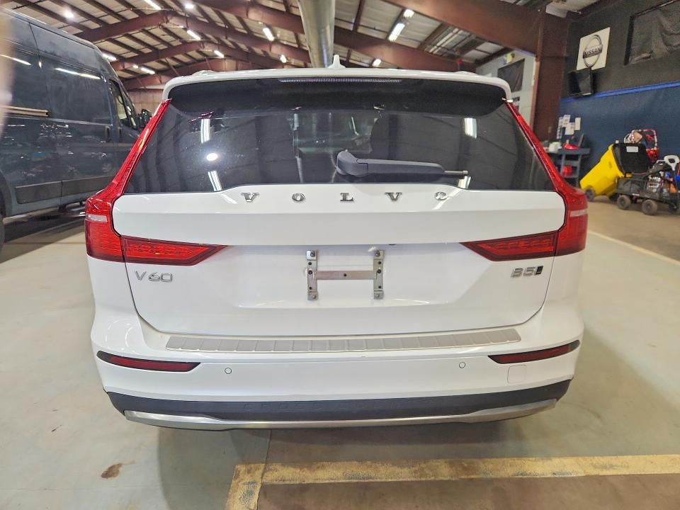 Aukcja sprzedaży 2025 Volvo V60 Cross Country, vin: YV4L12WKXS2146229, numer aukcji: 65272936