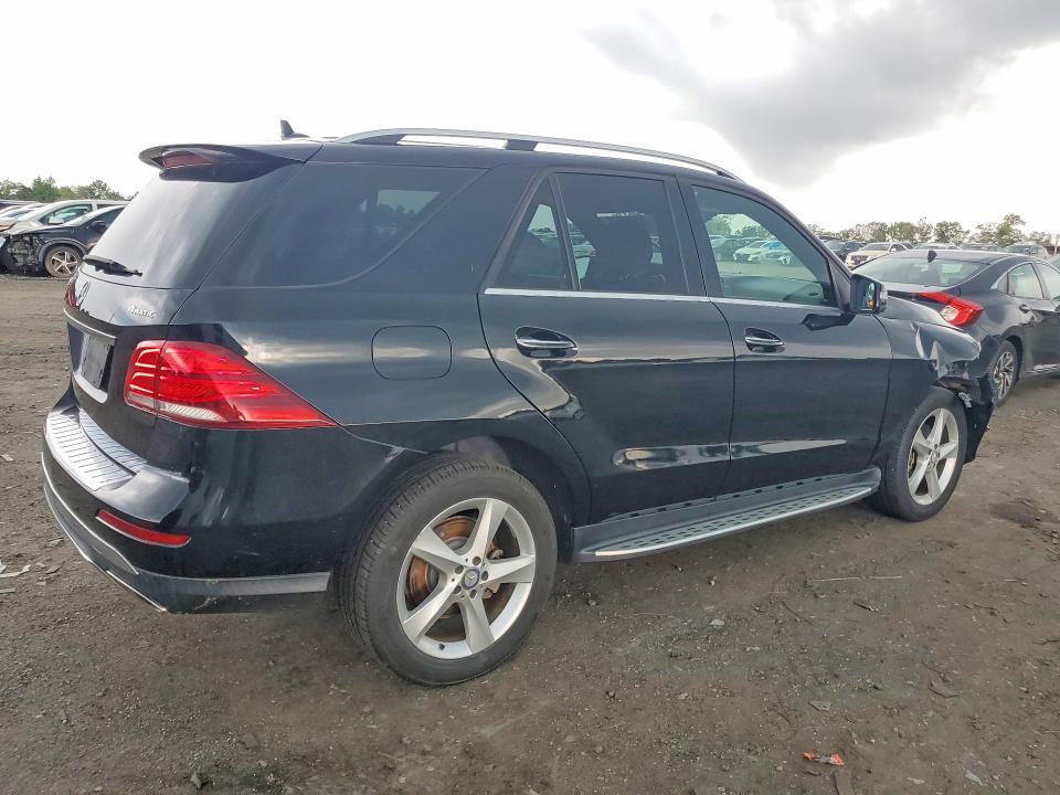 Продажа на аукционе авто 2017 Mercedes-benz Gle, vin: 4JGDA5HB1HA887532, номер лота: 63468216