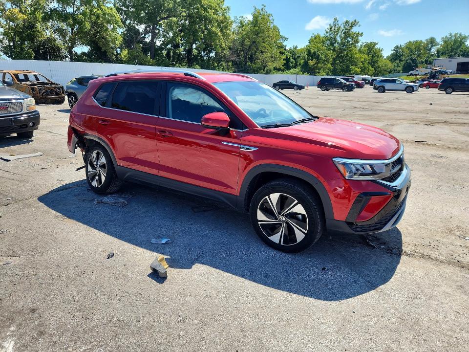 65727176 :رقم المزاد ، 3VVUX7B23RM038936 vin ، 2024 Volkswagen Taos مزاد بيع