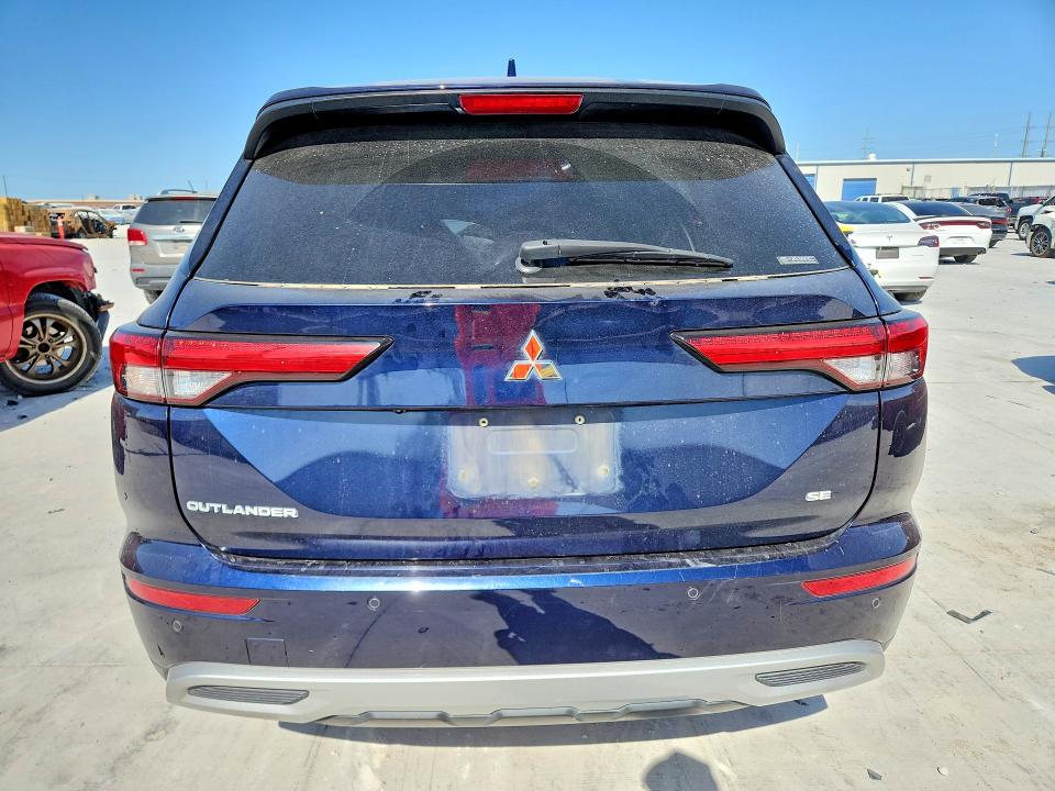 64815186 :رقم المزاد ، JA4J4UA83NZ046391 vin ، 2022 Mitsubishi Outlander مزاد بيع