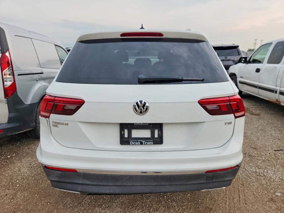 64624636 :رقم المزاد ، 3VV3B7AX4JM001020 vin ، 2018 Volkswagen Tiguan مزاد بيع