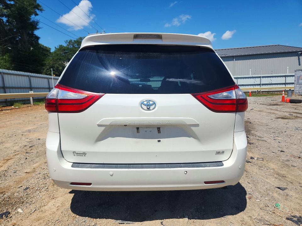 2017 Toyota Sienna მანქანა იყიდება აუქციონზე, vin: 5TDYZ3DC9HS864777, აუქციონის ნომერი: 63368586