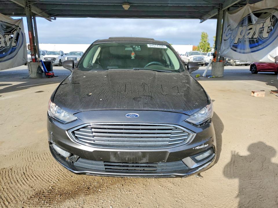 64574726 :رقم المزاد ، 3FA6P0LU1JR128517 vin ، 2018 Ford Fusion مزاد بيع