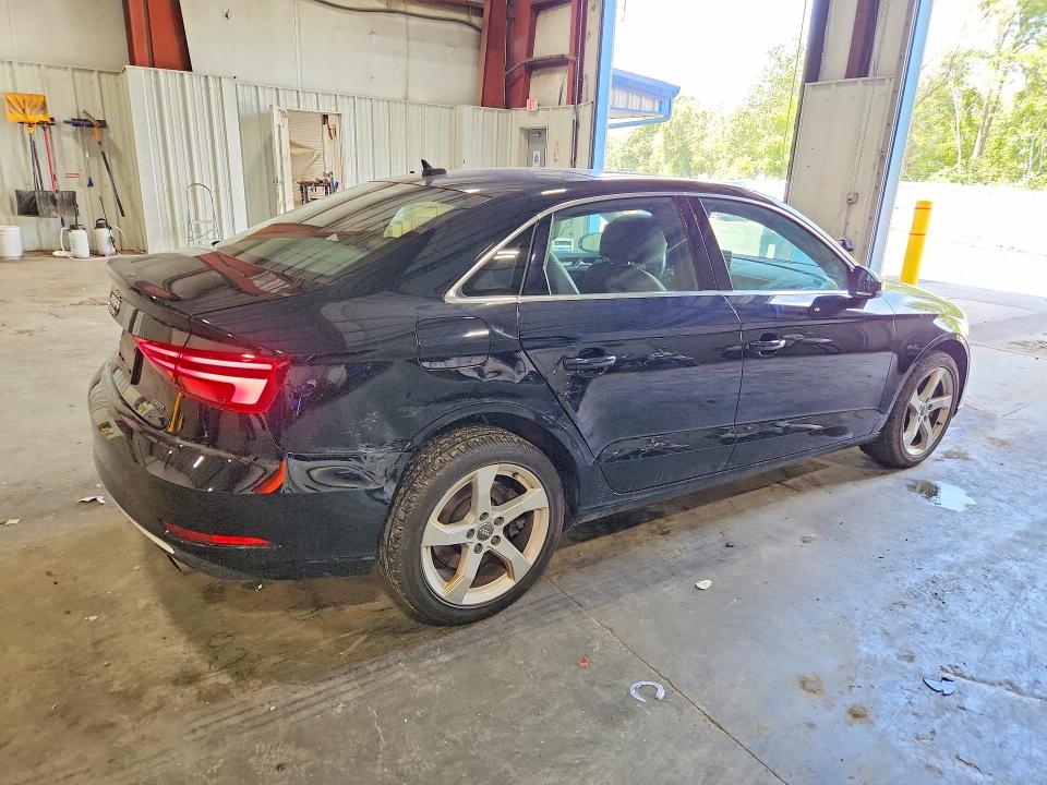 Продаж на аукціоні авто 2019 Audi A3, vin: WAUBEGFF9KA104043, номер лоту: 65897806
