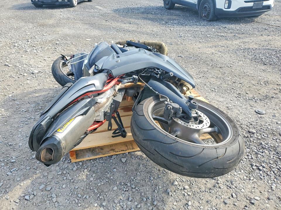 64015676 :رقم المزاد ، SMTD00NS39J396672 vin ، 2009 Triumph Motorcycle Daytona مزاد بيع