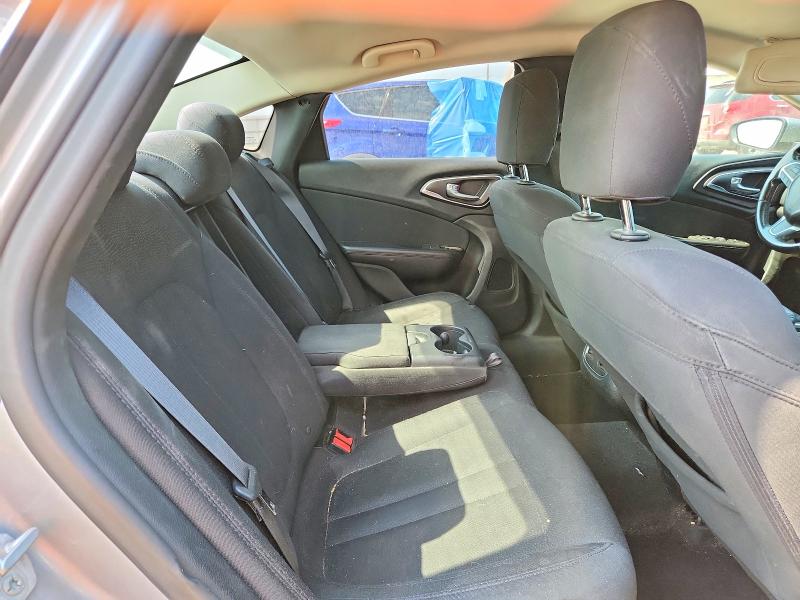 64654796 :رقم المزاد ، 1C3CCCABXFN599480 vin ، 2015 Chrysler 200 مزاد بيع