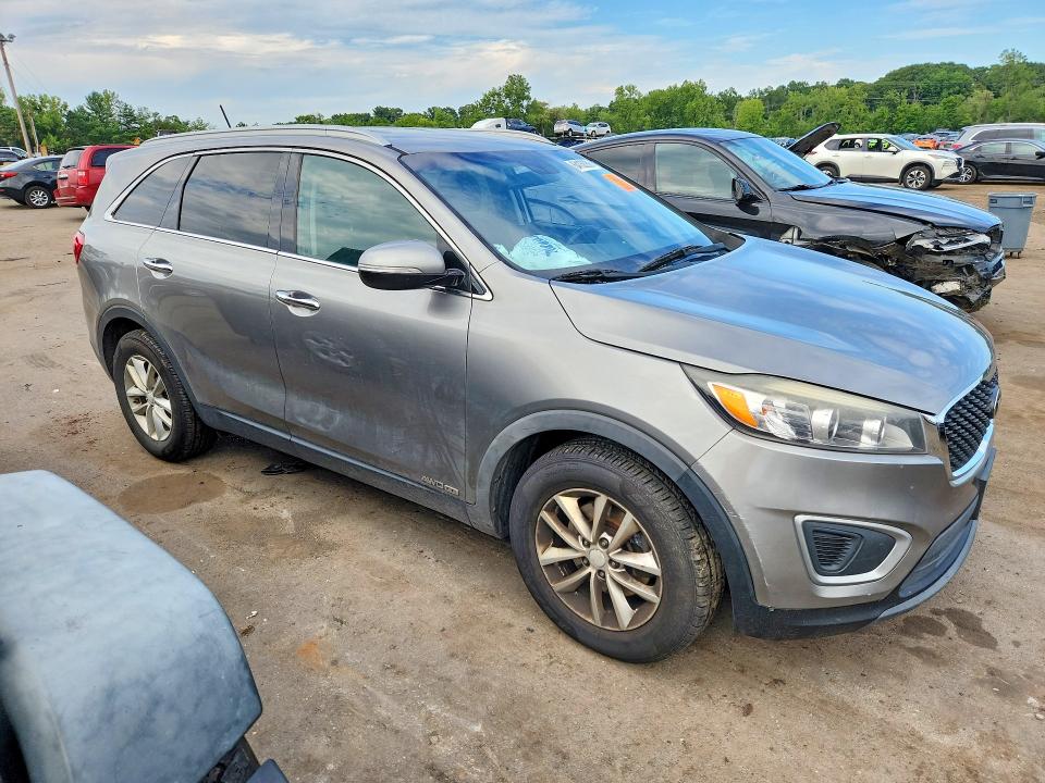 2017 Kia Sorento მანქანა იყიდება აუქციონზე, vin: 5XYPGDA56HG242034, აუქციონის ნომერი: 64130356