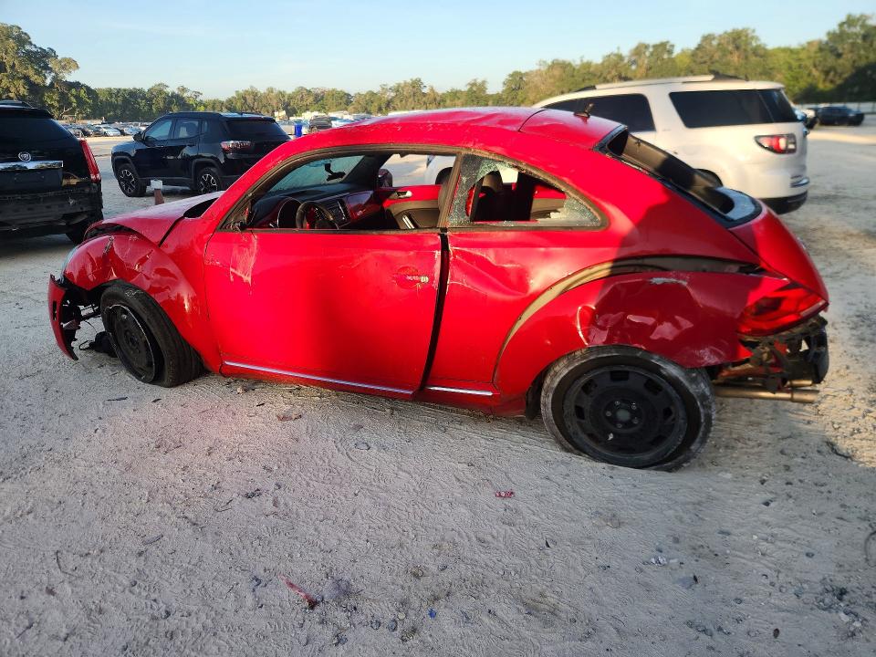 64903996 :رقم المزاد ، 3VWJP7ATXCM601268 vin ، 2012 Volkswagen Beetle مزاد بيع