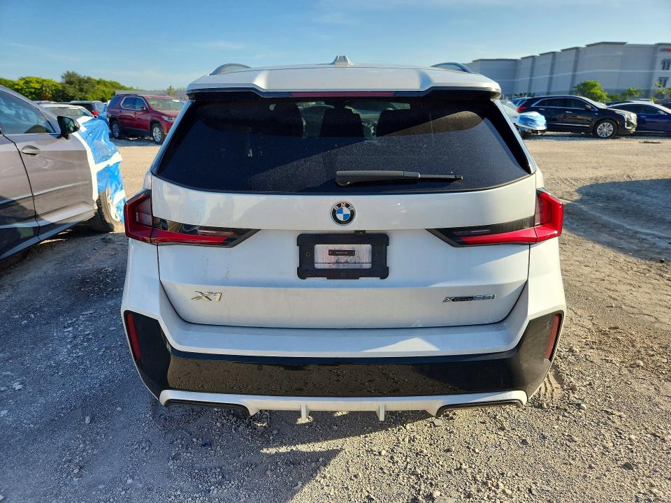 64652686 :رقم المزاد ، WBX73EF01P5X15802 vin ، 2023 Bmw X1 مزاد بيع