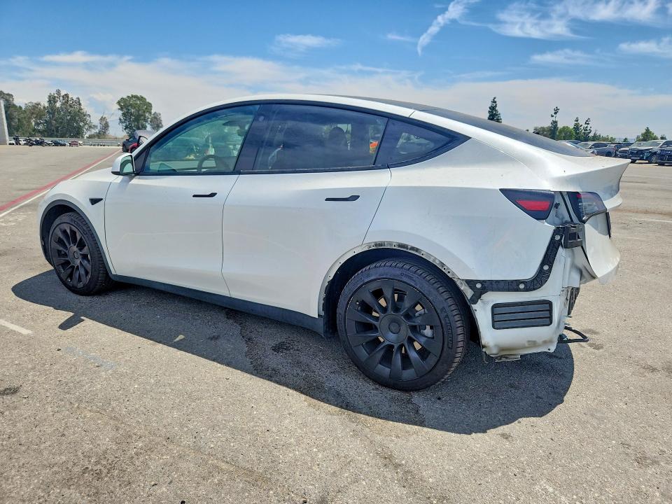 65864206 :رقم المزاد ، 7SAYGAEE7NF429723 vin ، 2022 Tesla Model Y مزاد بيع