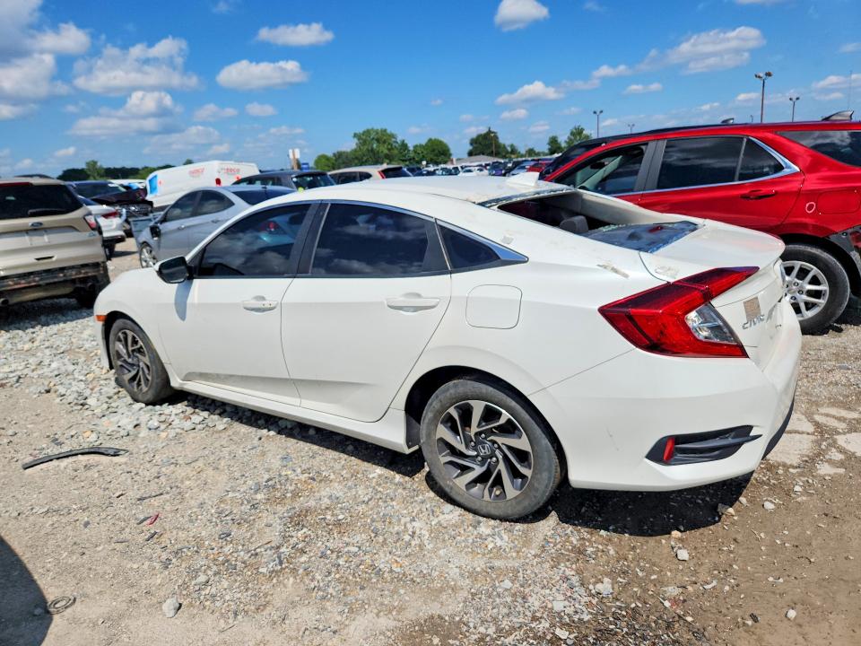 2018 Honda Civic მანქანა იყიდება აუქციონზე, vin: 19XFC2F75JE033697, აუქციონის ნომერი: 63663396