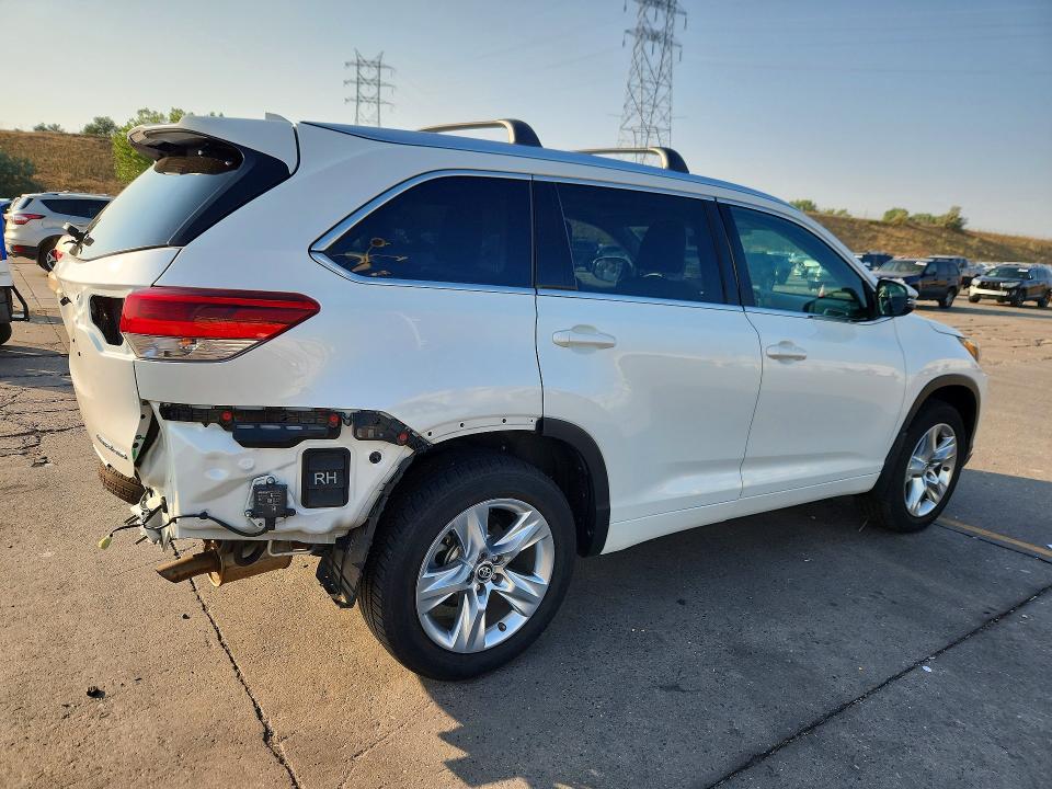 64379366 :رقم المزاد ، 5TDDZRFH0KS922759 vin ، 2019 Toyota Highlander مزاد بيع