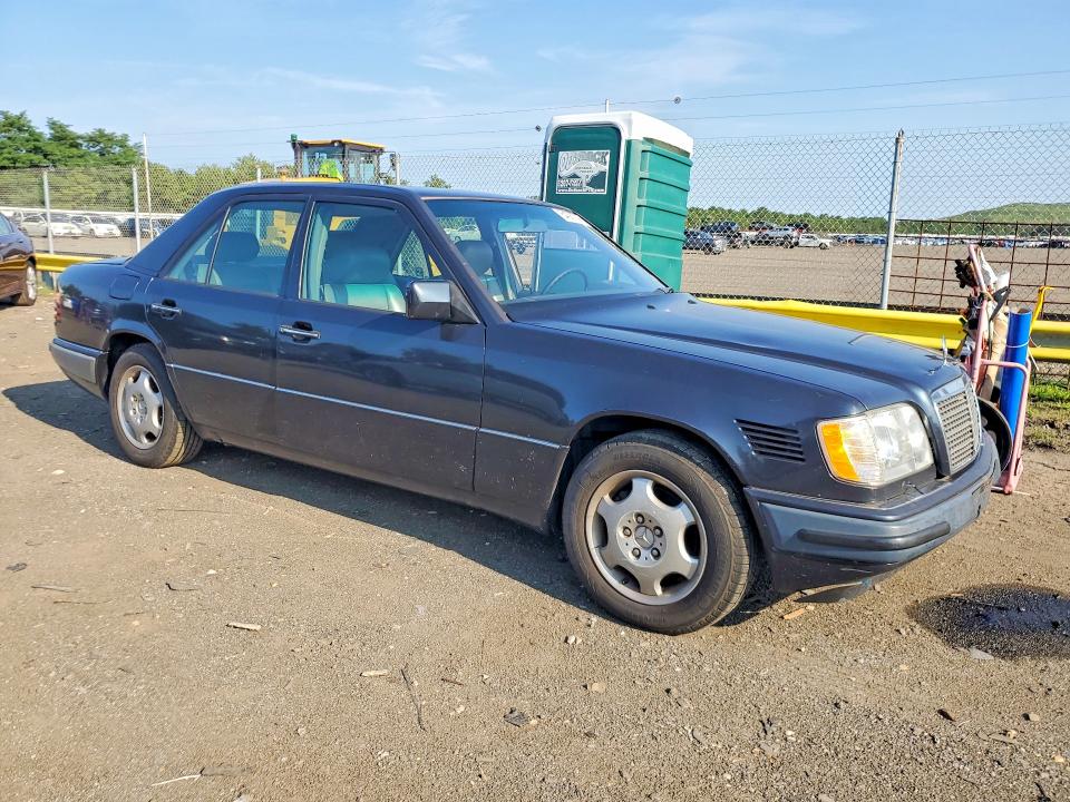 1995 Mercedes-benz E მანქანა იყიდება აუქციონზე, vin: WDBEB31E0SC240130, აუქციონის ნომერი: 64382396