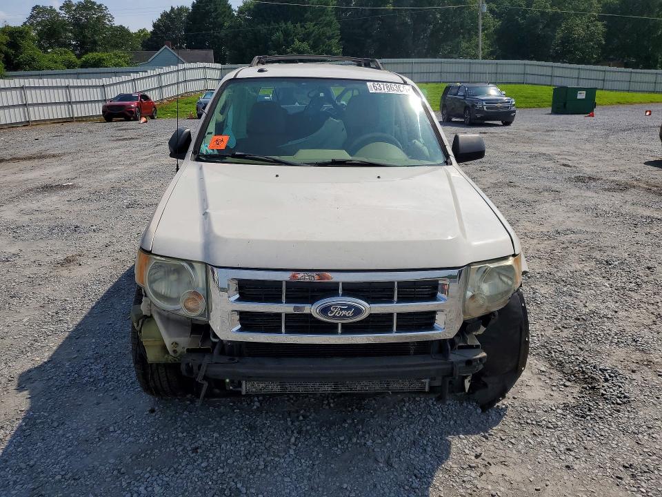 63786366 :رقم المزاد ، 1FMCU0D77BKB79357 vin ، 2011 Ford Escape مزاد بيع