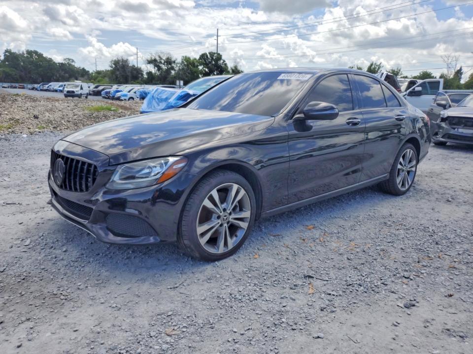 65801326 :رقم المزاد ، 55SWF4KB9HU221428 vin ، 2017 Mercedes-benz C مزاد بيع