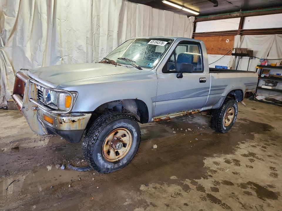 1991 Toyota Pickup მანქანა იყიდება აუქციონზე, vin: JT4VN01D3M004591, აუქციონის ნომერი: 65184376