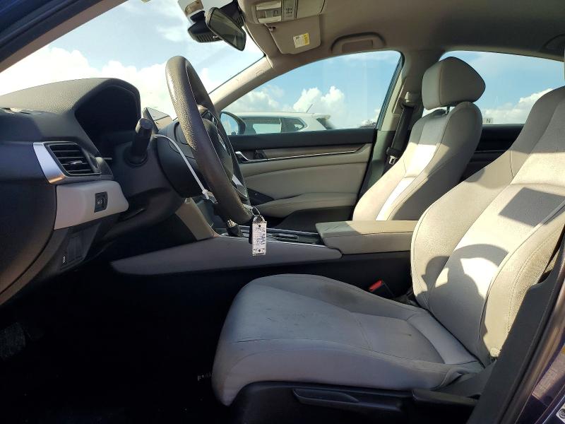 64834556 :رقم المزاد ، 1HGCV1F18JA013855 vin ، 2018 Honda Accord مزاد بيع