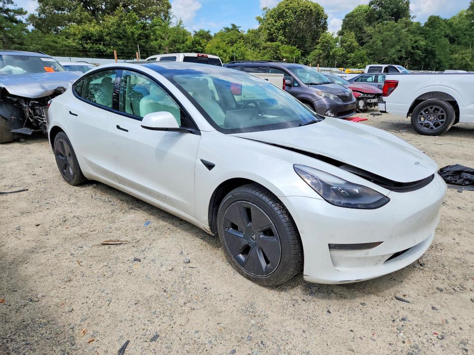 64950836 :رقم المزاد ، 5YJ3E1EB0NF231598 vin ، 2022 Tesla Model 3 مزاد بيع