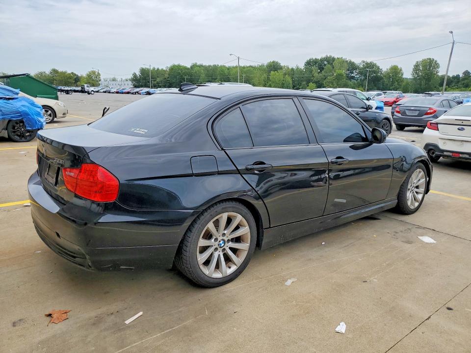 66489366 :رقم المزاد ، WBAPH7C50BE680654 vin ، 2011 Bmw 328 مزاد بيع