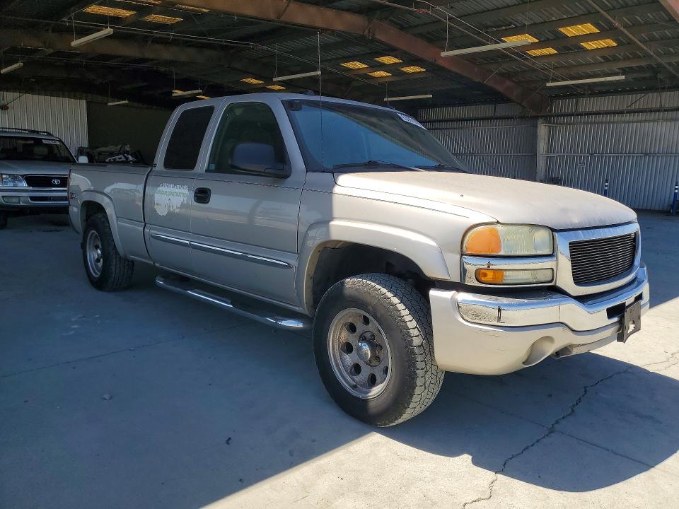Продажа на аукционе авто 2004 Gmc New Sierra, vin: 2GTEK19T241205560, номер лота: 63901076