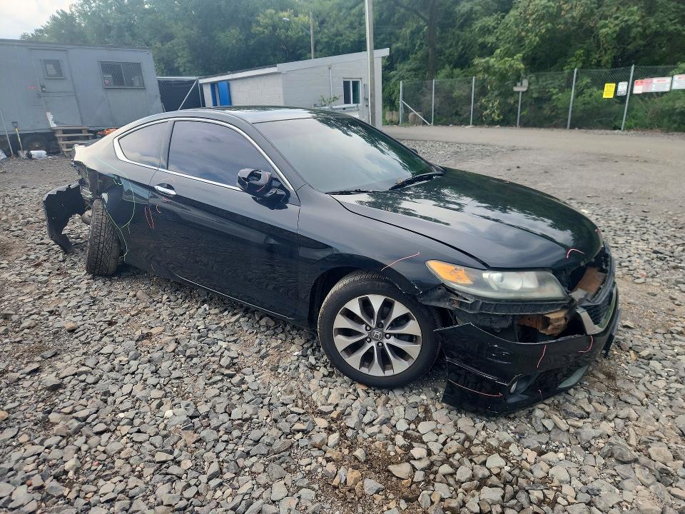 64109856 :رقم المزاد ، 1HGCT1B70DA004961 vin ، 2013 Honda Accord مزاد بيع