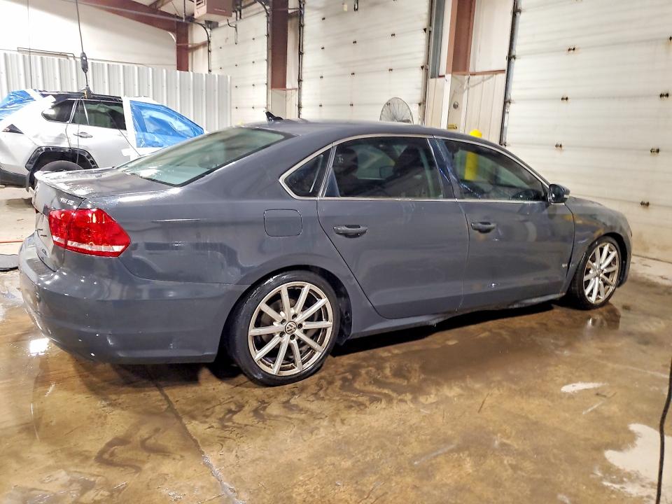 Продажа на аукционе авто 2015 Volkswagen Passat, vin: 1VWBT7A35FC014997, номер лота: 65809786