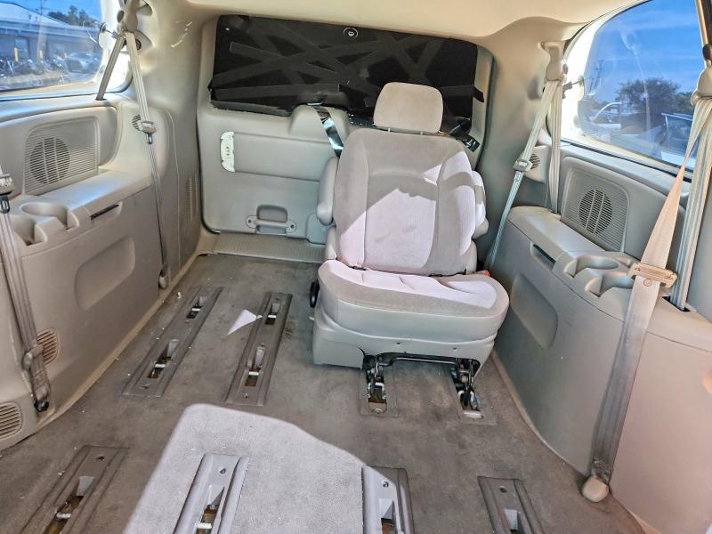 Продажа на аукционе авто 2003 Chrysler Town & Country, vin: 2C4GP24333R242799, номер лота: 64980786