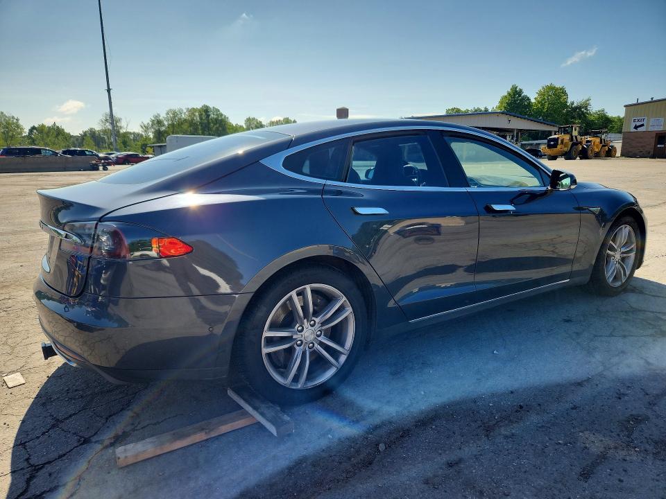 2015 Tesla Model S მანქანა იყიდება აუქციონზე, vin: 5YJSA1E14FF110508, აუქციონის ნომერი: 65216316