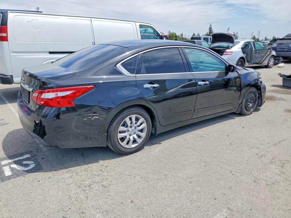 2017 Nissan Altima მანქანა იყიდება აუქციონზე, vin: 1N4AL3AP1HN341324, აუქციონის ნომერი: 64813056