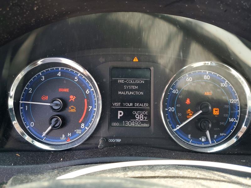 62213846 :رقم المزاد ، 5YFBURHE0JP790165 vin ، 2018 Toyota Corolla مزاد بيع