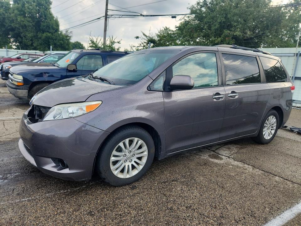 Продажа на аукционе авто 2013 Toyota Sienna, vin: 5TDYK3DC2DS321592, номер лота: 64310386
