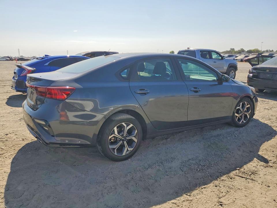 2021 Kia Forte მანქანა იყიდება აუქციონზე, vin: 3KPF24AD4ME306550, აუქციონის ნომერი: 64339486