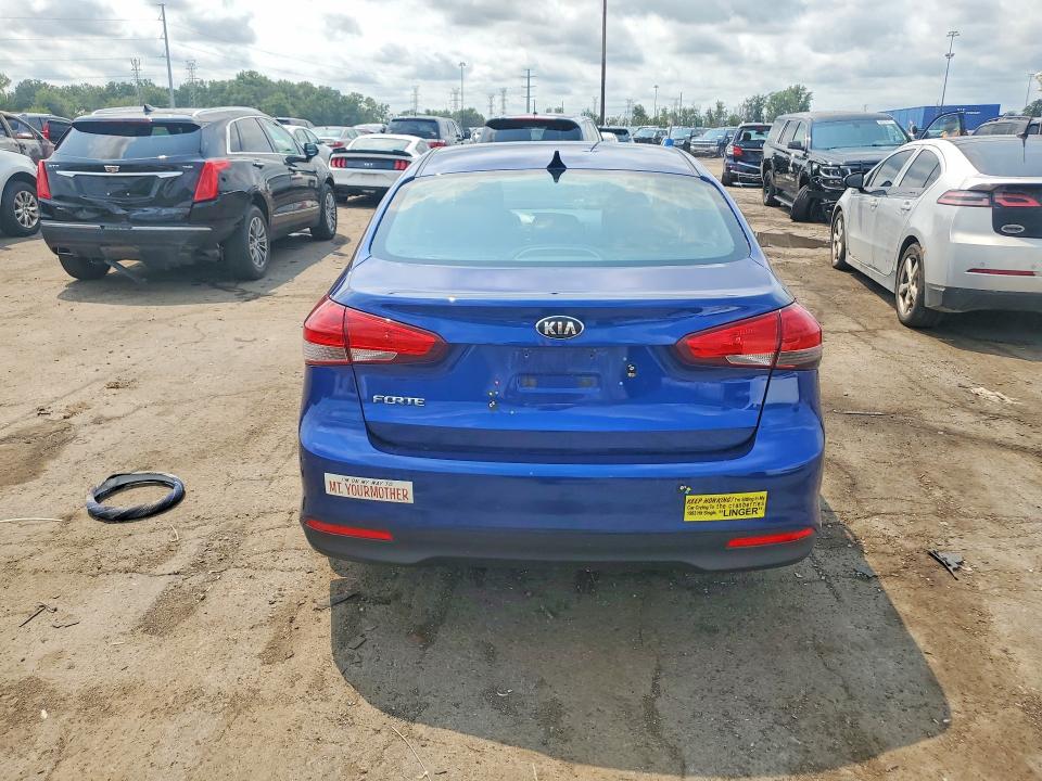 2017 Kia Forte მანქანა იყიდება აუქციონზე, vin: 3KPFK4A77HE141609, აუქციონის ნომერი: 64202716