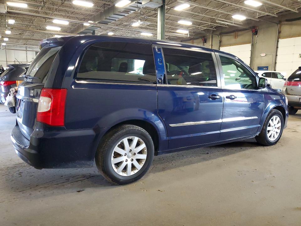 63785626 :رقم المزاد ، 2C4RC1BG8FR645153 vin ، 2015 Chrysler Town & Country مزاد بيع